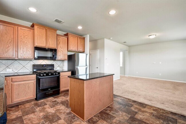 Building Photo - 741 Twisted Oaks Ln