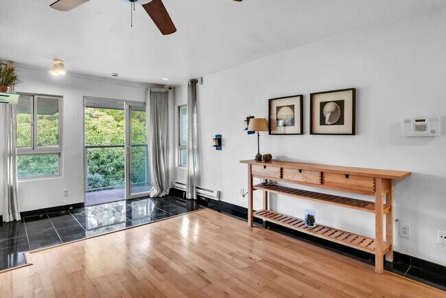 Building Photo - Gorgeous Studio in La Jolla Village! Avail...