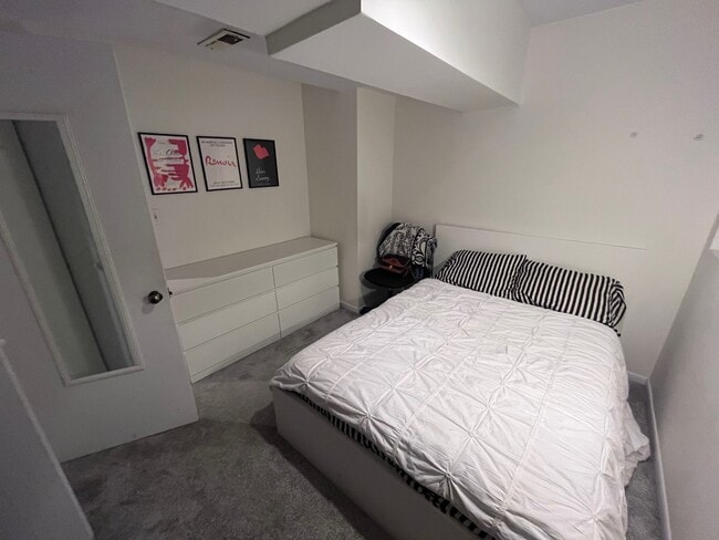 Building Photo - 2229 N Southport Ave