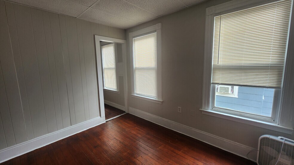 Building Photo - 114 Cedar Hill Ave