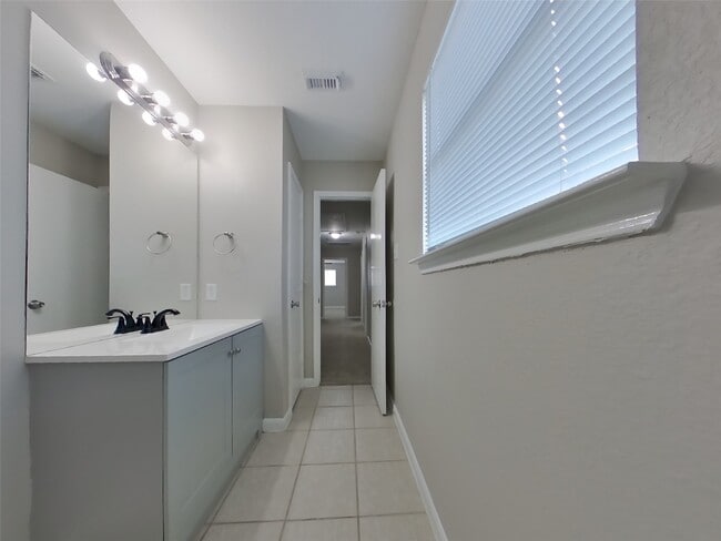 Building Photo - 10111 Victoria Falls Ln