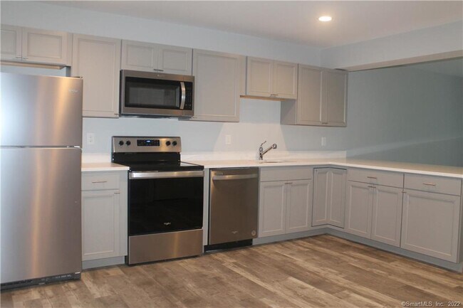 Building Photo - 9 Goodhill Rd