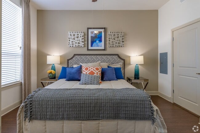 Building Photo - Stylish Homes in a Prime Location!