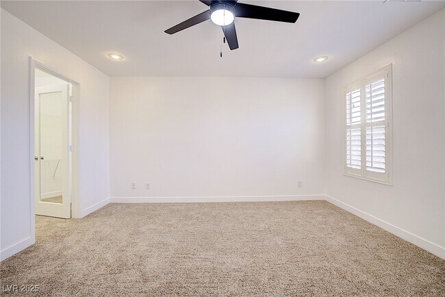 Building Photo - 2120 Waterlily View St