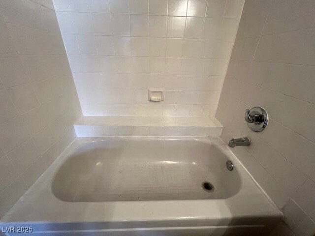 Building Photo - 5070 S Rainbow Blvd