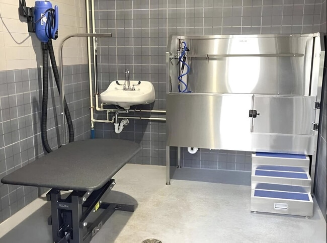 Building Photo - 5022 American Pkwy