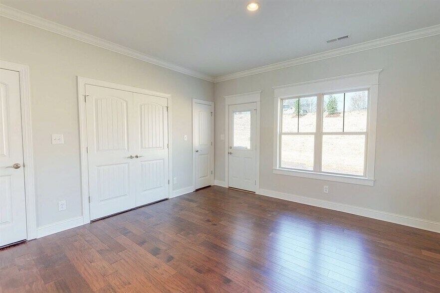 Building Photo - 3427 Fleeman Place Dr NE