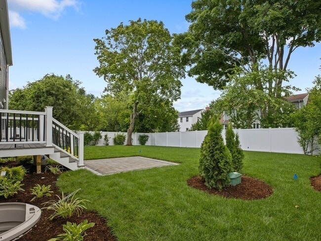 Building Photo - 20 Manhattan Terrace