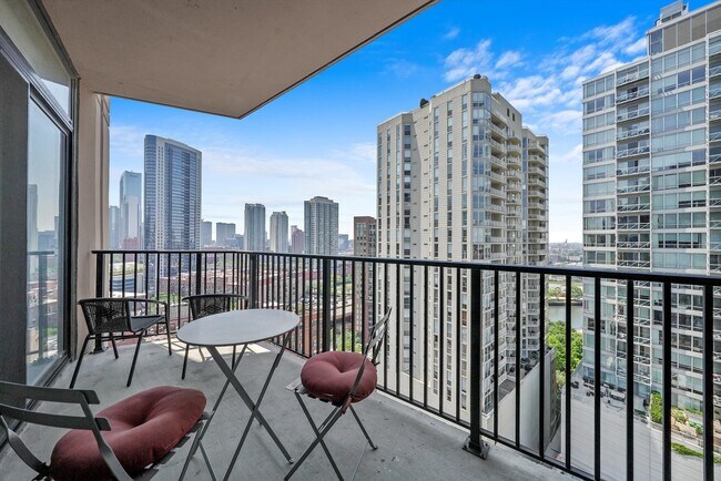 Building Photo - 435 W Erie St