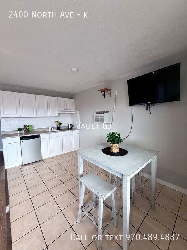 Building Photo - 2400 North Ave