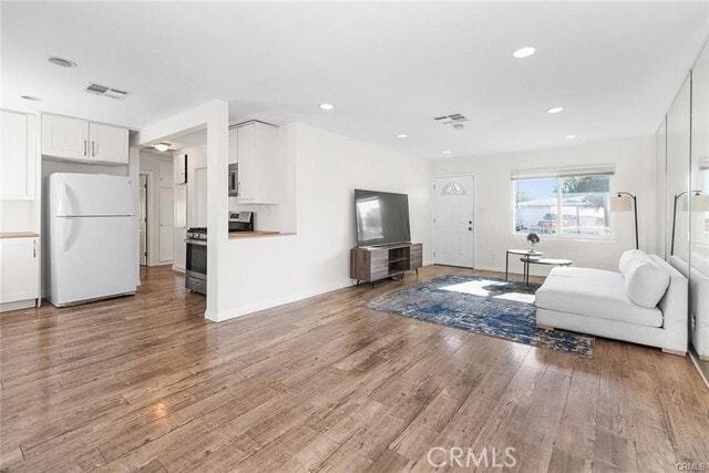 Building Photo - 8827 Sylmar Ave