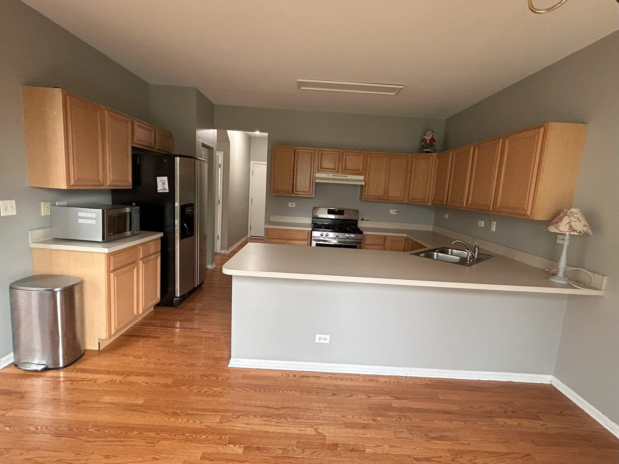 Building Photo - 707 Red Oak Ct