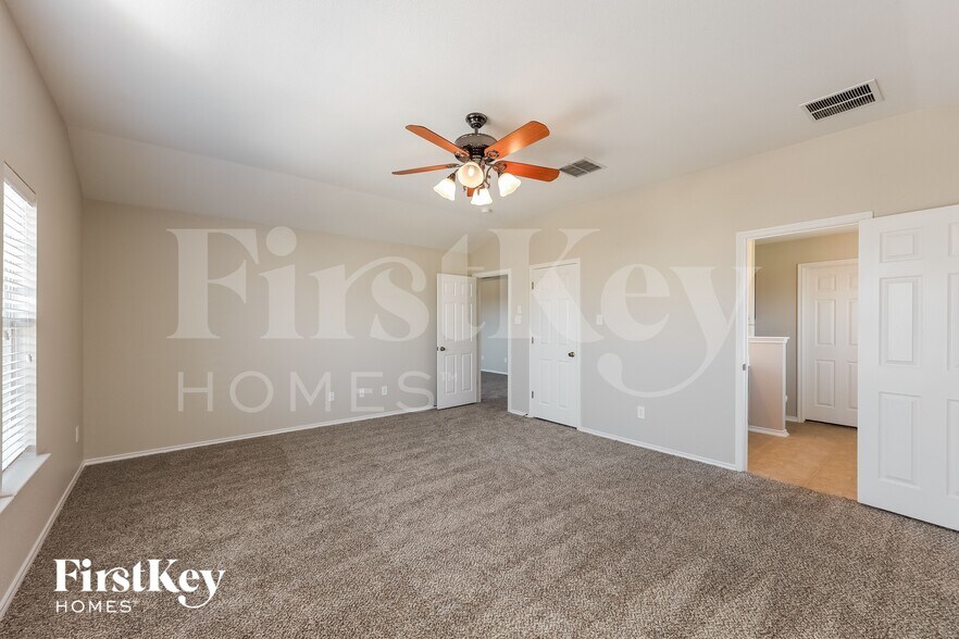 Building Photo - 7010 Daybreak Peaks