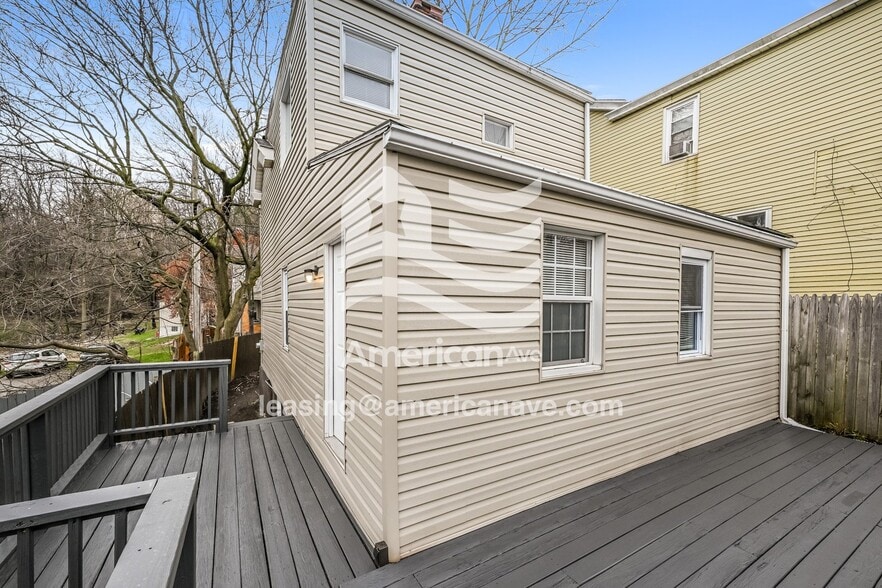 Building Photo - 129 Tuscola St
