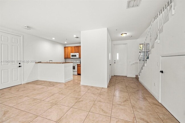 Building Photo - 1730 Thomas St