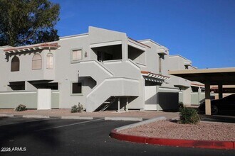 Building Photo - 850 S River Dr