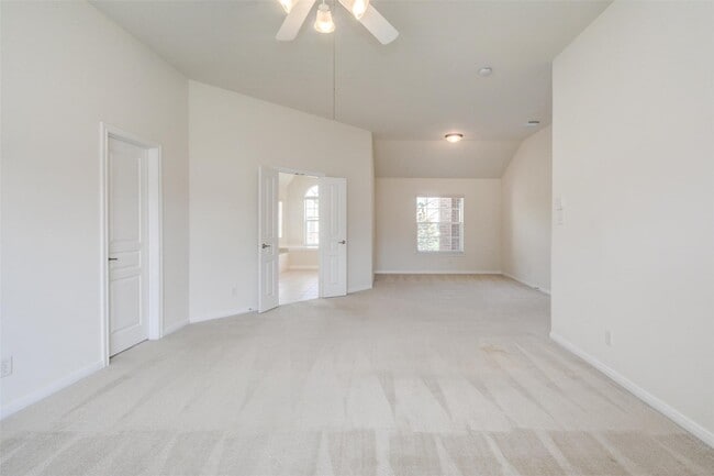 Building Photo - 9115 Memorial Valley Dr