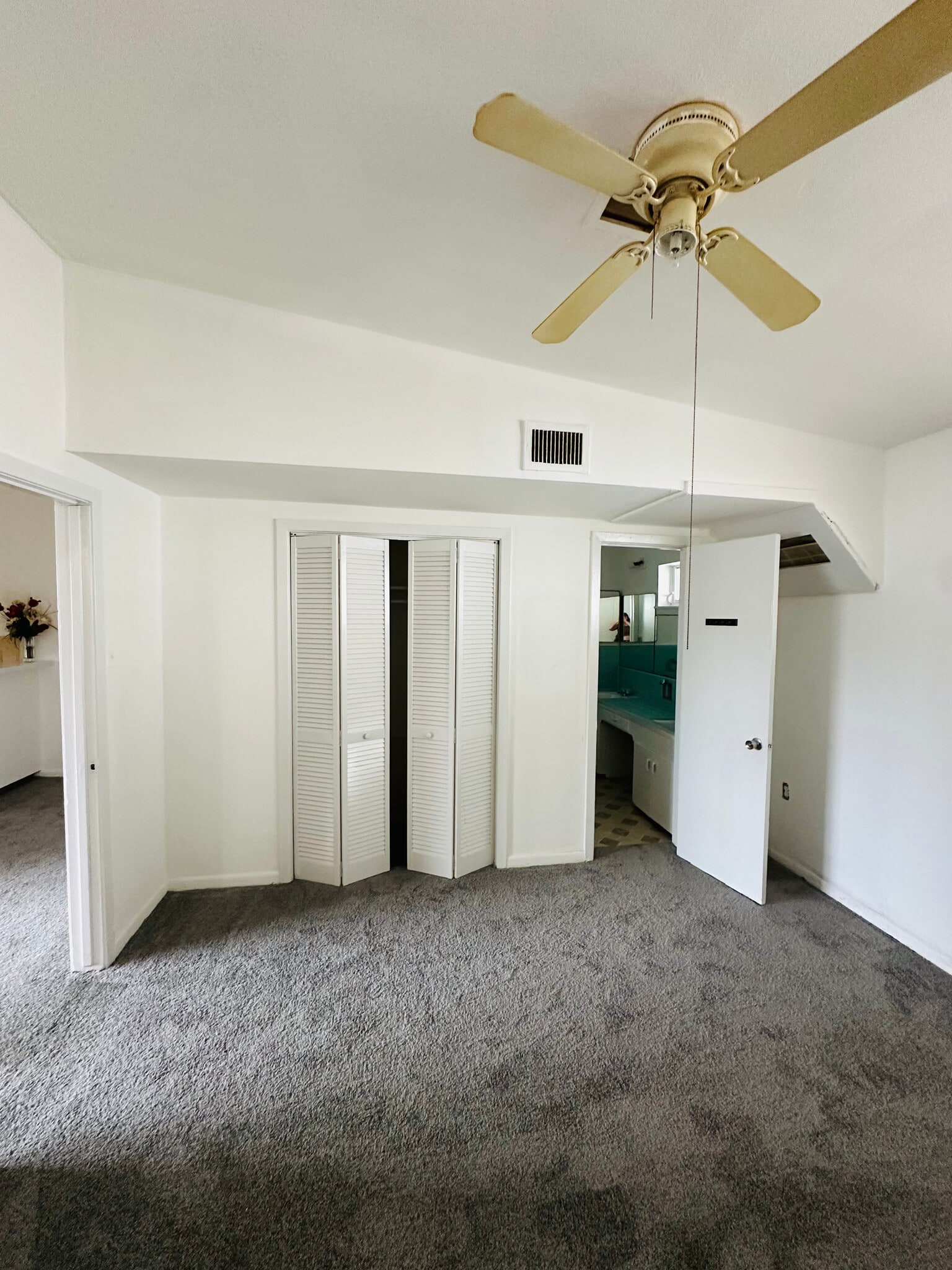 bedroom closet - 3834 Glen Arbor Dr