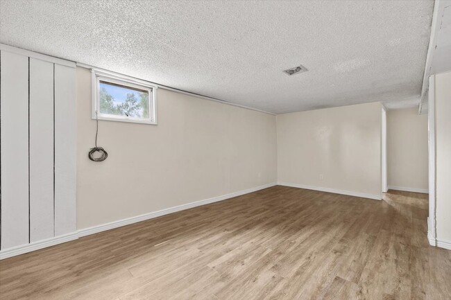 Building Photo - 1701 Avenue C