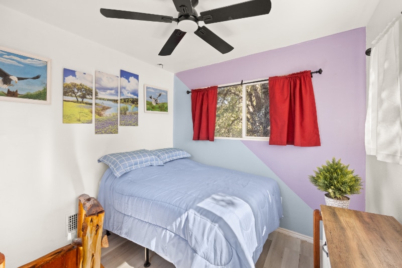 Building Photo - 105 Hi View Dr