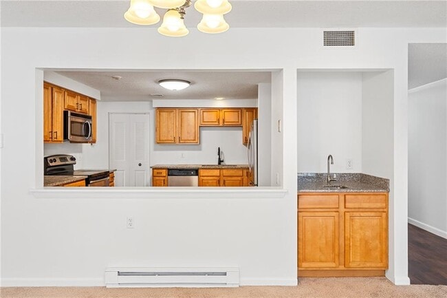 Building Photo - 30 Argyle Ave