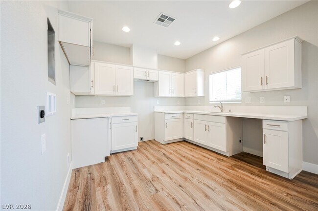 Building Photo - 5018 Holt Ave