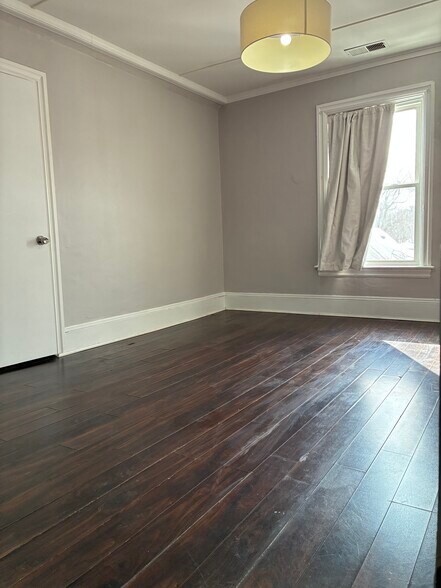 Building Photo - 42 S Central St