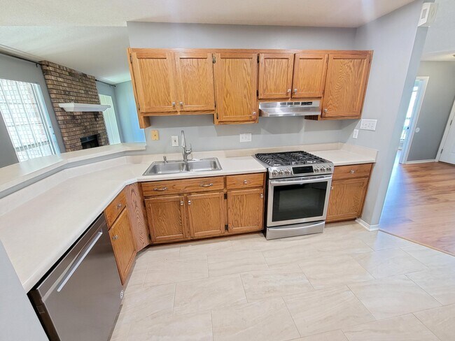 Building Photo - 2256 Orion Lake Dr