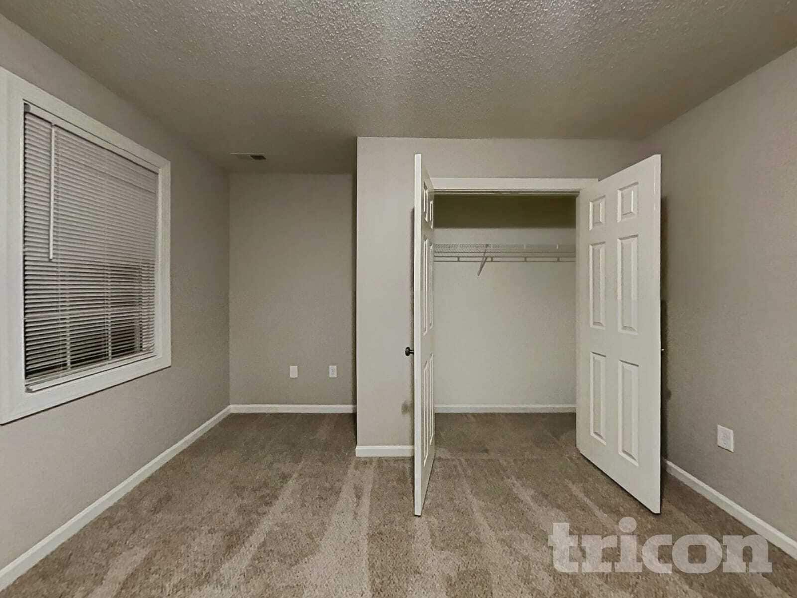 Building Photo - 2941 Ireton Pl