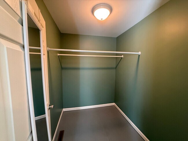 Building Photo - FOR RENT YADKINVILLE