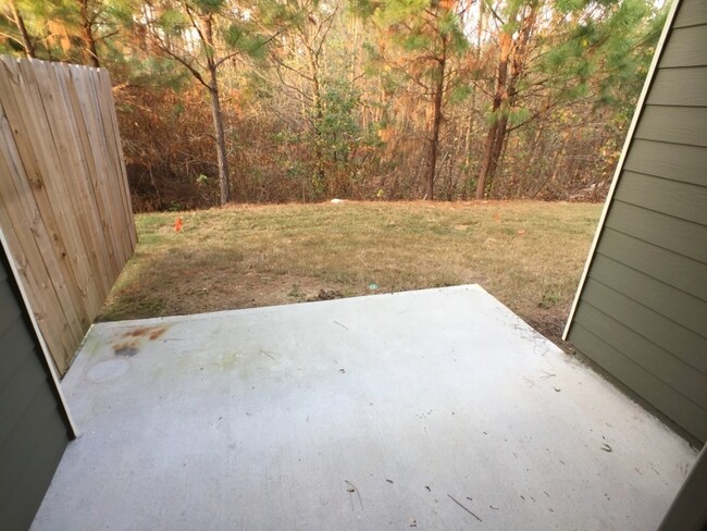 Building Photo - Modern 3BR Townhome - Swim/Tennis and More!