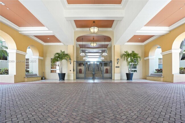 Building Photo - 520 SE 5th Ave