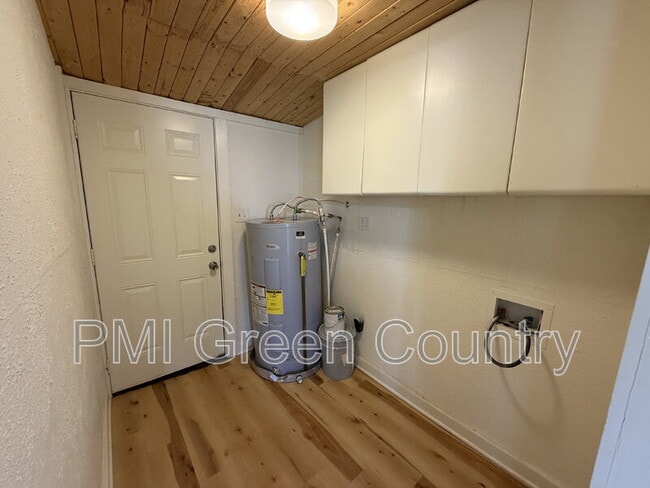 Building Photo - 5149 S 36th W Ave