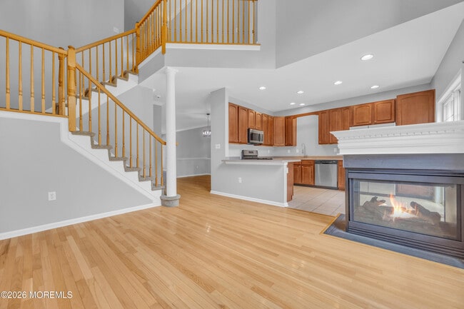 Building Photo - 10 Deepwater Cir