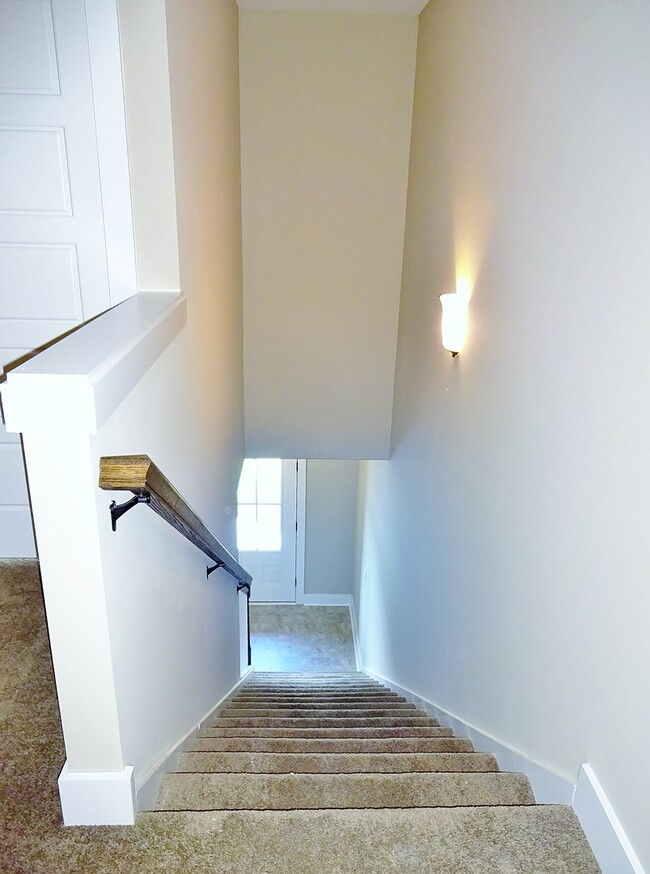 Building Photo - Spacious Town Home in Gardendale - Available to View Now!!!