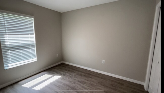 Building Photo - 9386 N Ashbury Dr