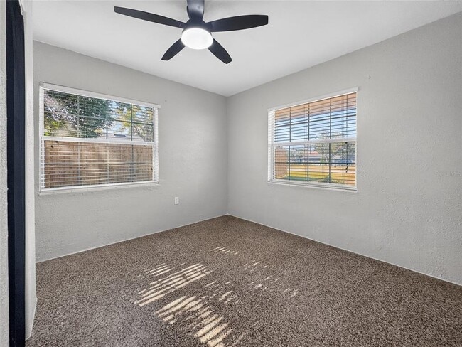 Building Photo - 510 N Barrow Ave