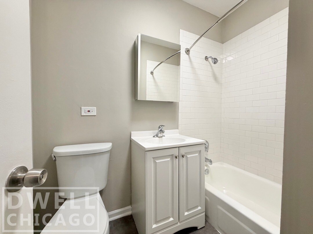 Building Photo - 3433 N Elaine Pl