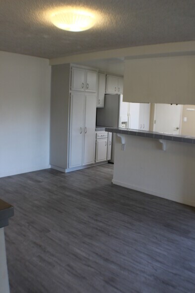 Building Photo - 6612 Reservoir Ln