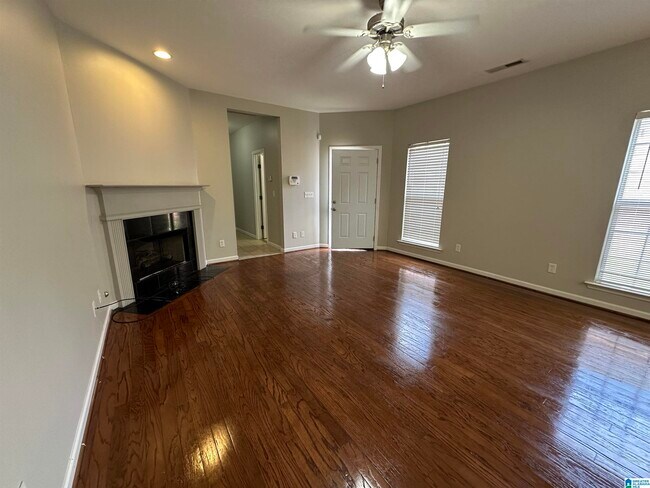 Building Photo - 1103 Castlemaine Dr