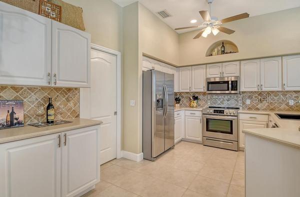 Building Photo - 9477 Cedar Ridge Ln