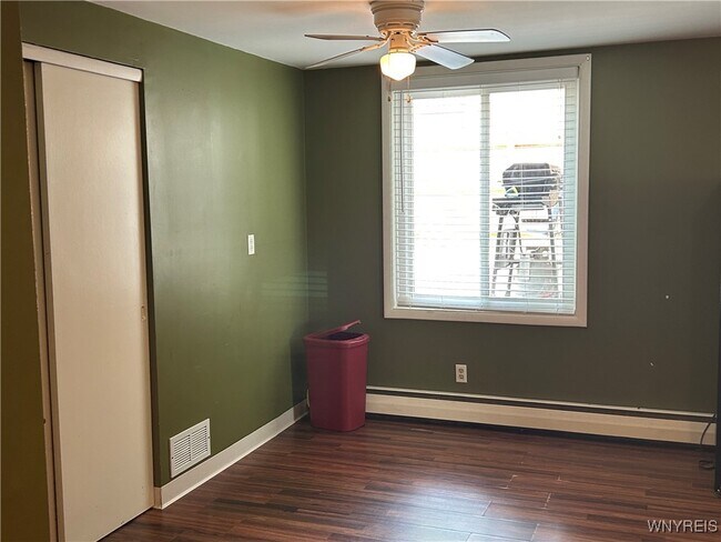 Building Photo - 18 Barone Cir