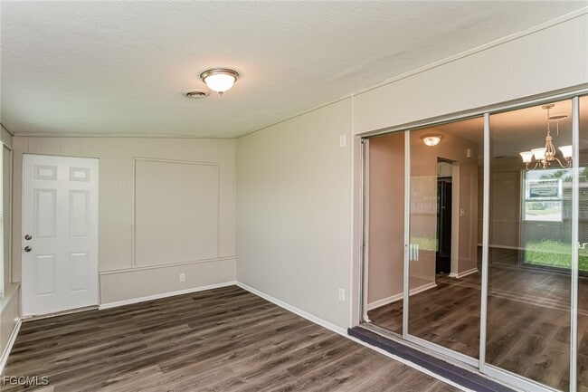 Building Photo - 604 Shamrock Blvd