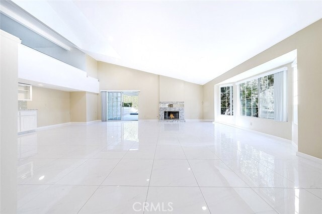 Building Photo - 2255 E Chevy Chase Dr