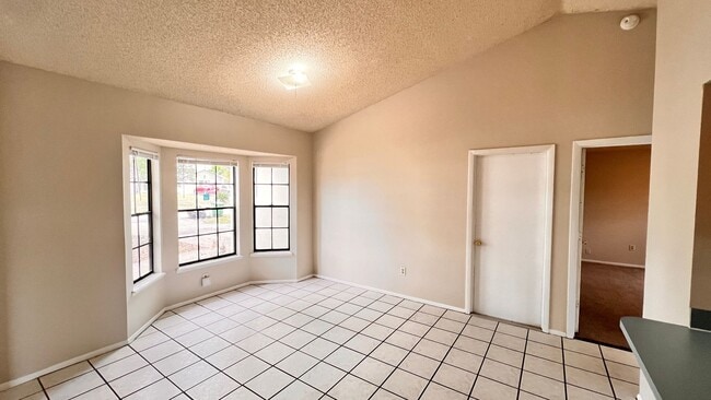 Building Photo - Lovely 3 bedroom, 2 bath in Deltona