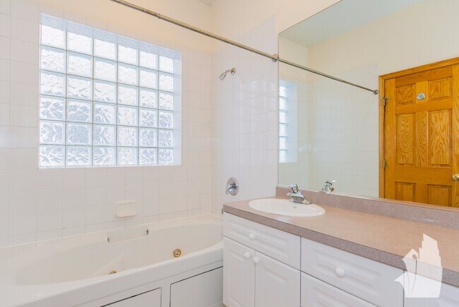 Building Photo - 2719 N Wayne Ave