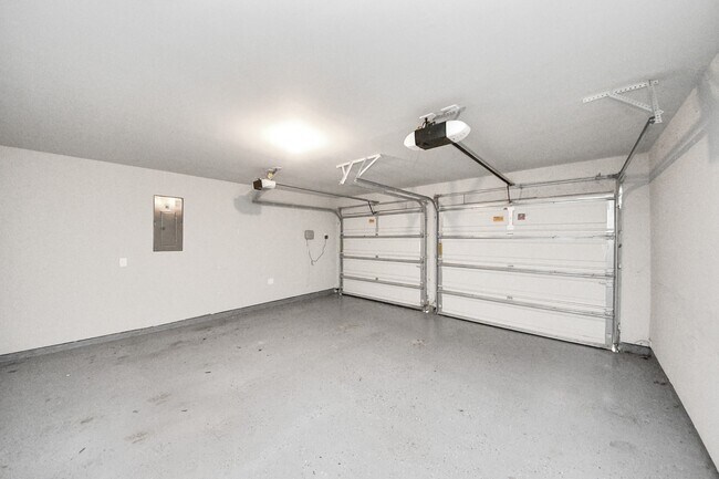 Building Photo - 4412 Mesquite Terrace Dr
