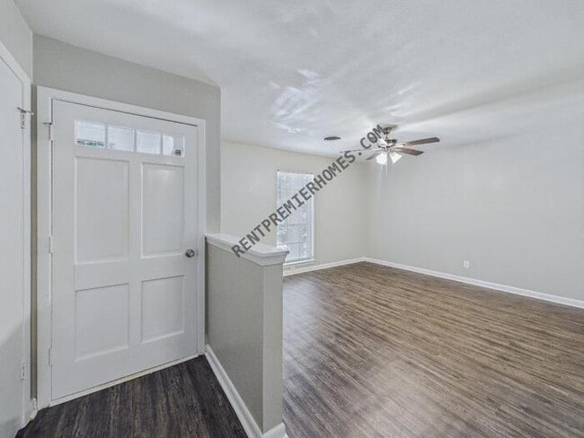 Building Photo - 29 Rosewood Dr