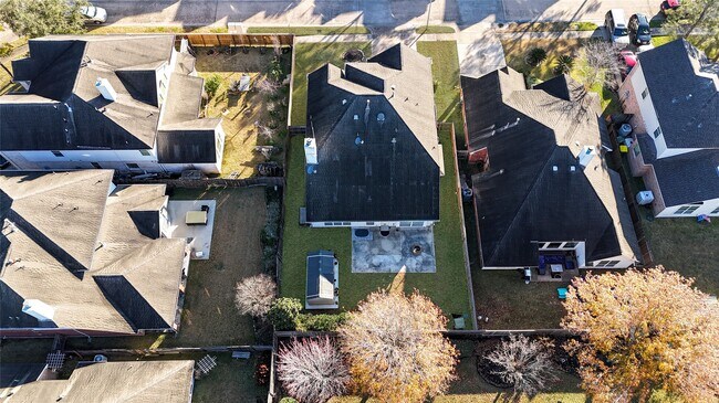 Building Photo - 2202 Drake Falls Dr