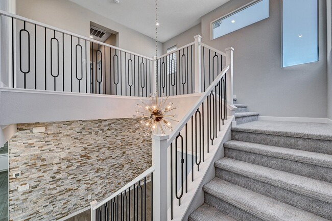Building Photo - STUNNING 2 Story, 3 Bedroom Home in INSPIR...